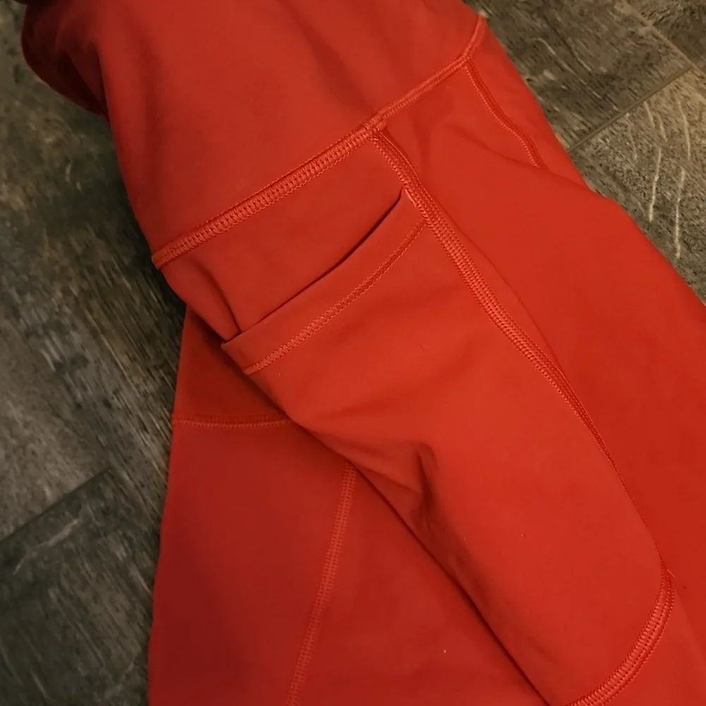 Victoria's Secret Total Knockout leggings - Picture 8 of 8